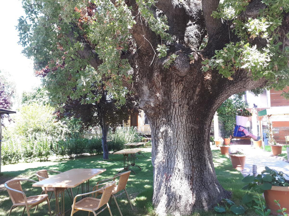 Oeren Konak Otel Екстериор снимка